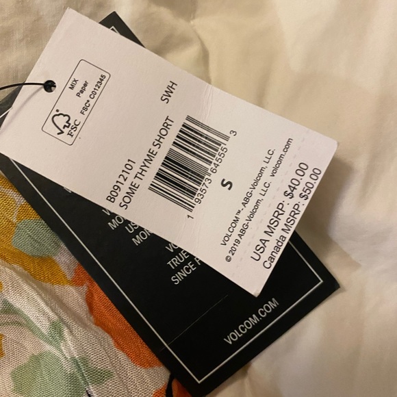 Volcom Shorts - Picture 4 of 4